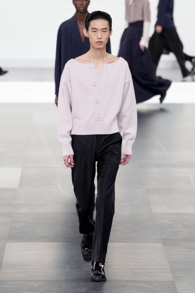 Dior: как прошел показ Кима Джонса в парижской École militaire