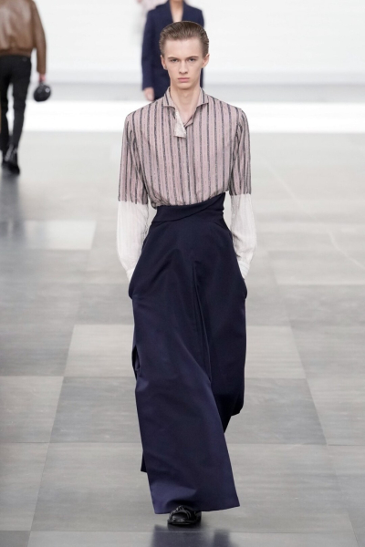 Dior: как прошел показ Кима Джонса в парижской École militaire