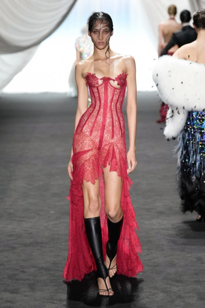 Jean Paul Gaultier: как прошел гостевой кутюрный показ-кораблекрушение Людовика де Сен-Сернена?