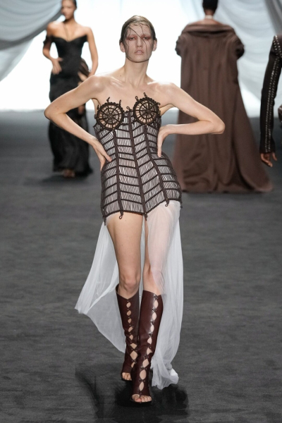 Jean Paul Gaultier: как прошел гостевой кутюрный показ-кораблекрушение Людовика де Сен-Сернена?