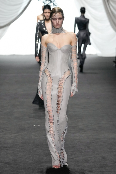 Jean Paul Gaultier: как прошел гостевой кутюрный показ-кораблекрушение Людовика де Сен-Сернена?
