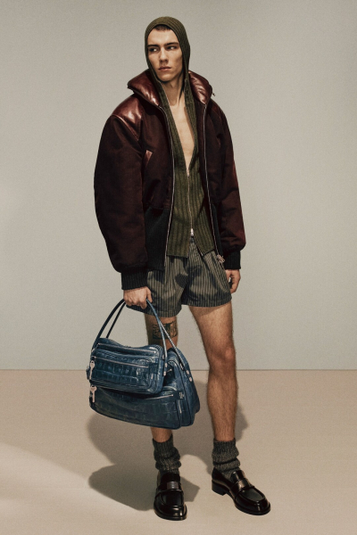 Как худрук Acne Studios Джонни Йоханссон поженил спортшик и дэндикор в новой коллекции?