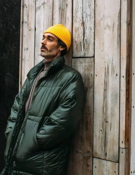 Яркие цвета зимой: как правильно использовать цвет в мужском гардеробе