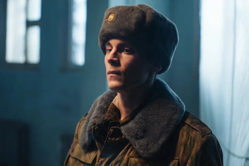 «Нулевой день» с Де Ниро, «Аутсорс» с Иваном Янковским и третий сезон «Белого лотоса»: лучшие сериалы февраля 2025-го
