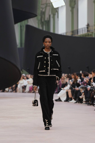 Chanel: как прошел показ осенне-зимней коллекции под куполом Гран-Пале?
