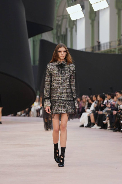Chanel: как прошел показ осенне-зимней коллекции под куполом Гран-Пале?