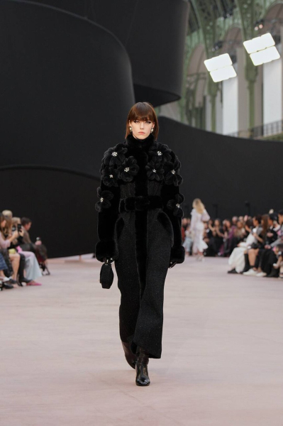 Chanel: как прошел показ осенне-зимней коллекции под куполом Гран-Пале?