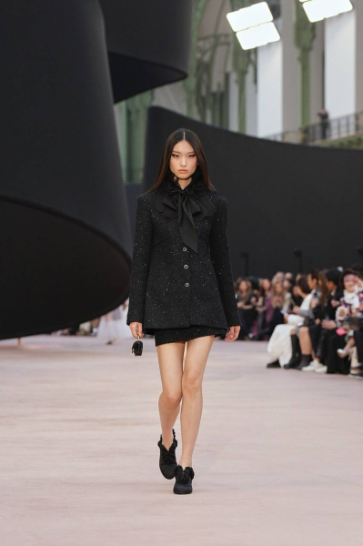Chanel: как прошел показ осенне-зимней коллекции под куполом Гран-Пале?