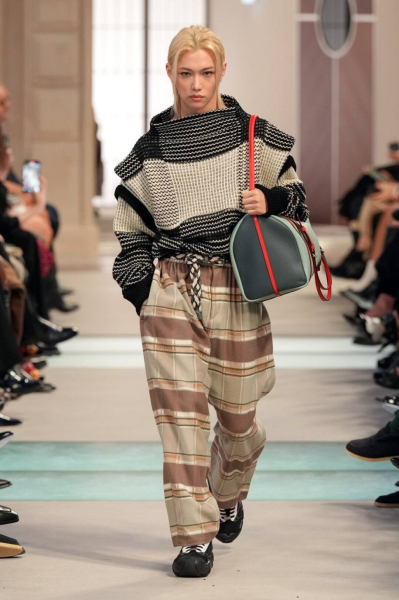 Louis Vuitton: чем запомнился осенне-зимний показ Николя Жескьера?