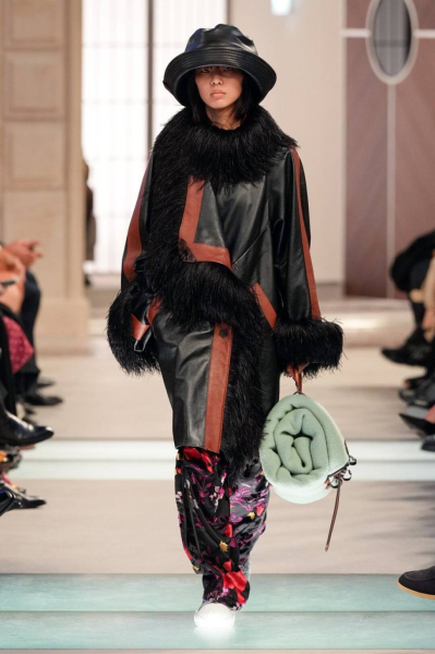Louis Vuitton: чем запомнился осенне-зимний показ Николя Жескьера?