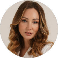 SMAS-лифтинг у косметолога или SMAS-подтяжка у пластического хирурга? Вот ликбез — а надо ли и как выбрать
