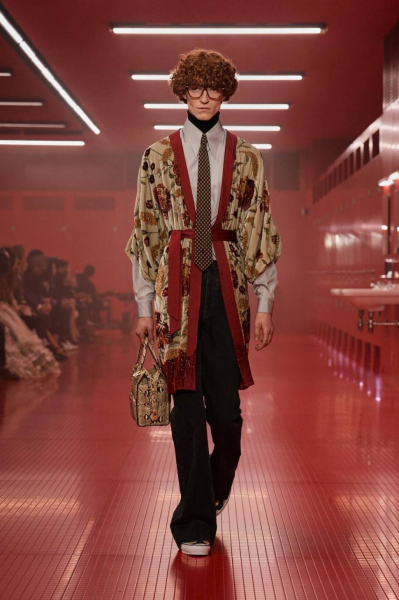Valentino: как прошел показ осенне-зимней коллекции Алессандро Микеле?
