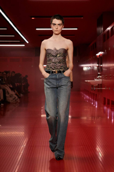 Valentino: как прошел показ осенне-зимней коллекции Алессандро Микеле?
