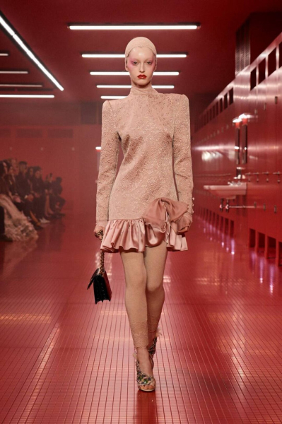 Valentino: как прошел показ осенне-зимней коллекции Алессандро Микеле?