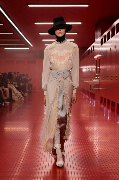 Valentino: как прошел показ осенне-зимней коллекции Алессандро Микеле?