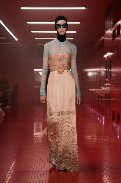 Valentino: как прошел показ осенне-зимней коллекции Алессандро Микеле?