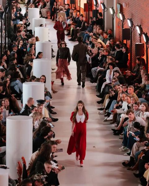 Яндекс Маркет Fashion Show SS`25: Как модный показ в Третьяковке стал событием года