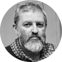 «Крестьянин» Малевича, «Голова» Филонова, цилиндр и трубка: Какой получилась выставка-посвящение Хармсу в KGallery?