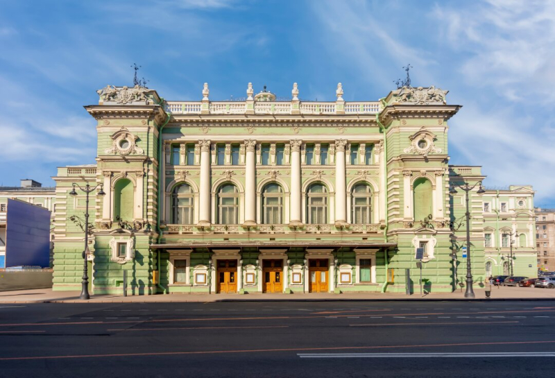 Лурье-трип: Первая визионерская экскурсия Льва Яковлевича по Петербургу, которая работает как машина времени
