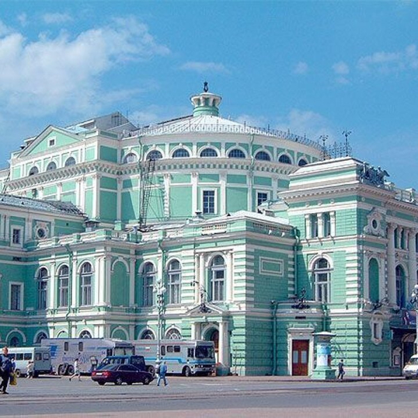 Лурье-трип: Первая визионерская экскурсия Льва Яковлевича по Петербургу, которая работает как машина времени