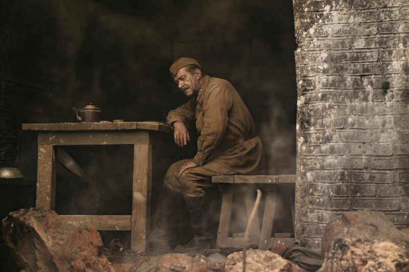 Николас Кейдж в «Серфере», фэнтези «Очи» и призер ММКФ «Мужу привет» с Вдовиченковым и Пересильд: что смотреть в кинотеатрах в мае 2025-го