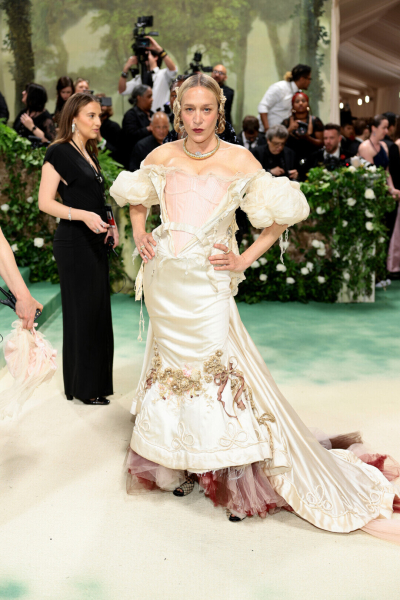50 самых ярких нарядов в истории Met Gala: то самое «мокрое» платье Ким Кардашьян, Золушка-Зендея и Доджа Шупетт-Кэт