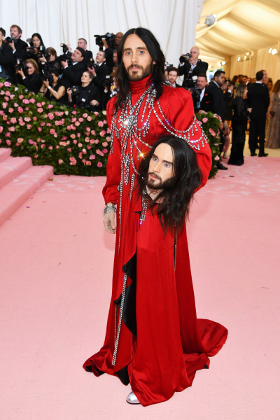 50 самых ярких нарядов в истории Met Gala: то самое «мокрое» платье Ким Кардашьян, Золушка-Зендея и Доджа Шупетт-Кэт