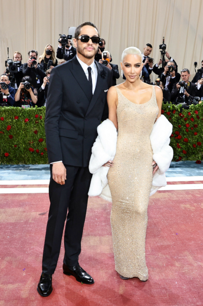 50 самых ярких нарядов в истории Met Gala: то самое «мокрое» платье Ким Кардашьян, Золушка-Зендея и Доджа Шупетт-Кэт