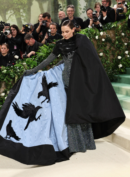 50 самых ярких нарядов в истории Met Gala: то самое «мокрое» платье Ким Кардашьян, Золушка-Зендея и Доджа Шупетт-Кэт