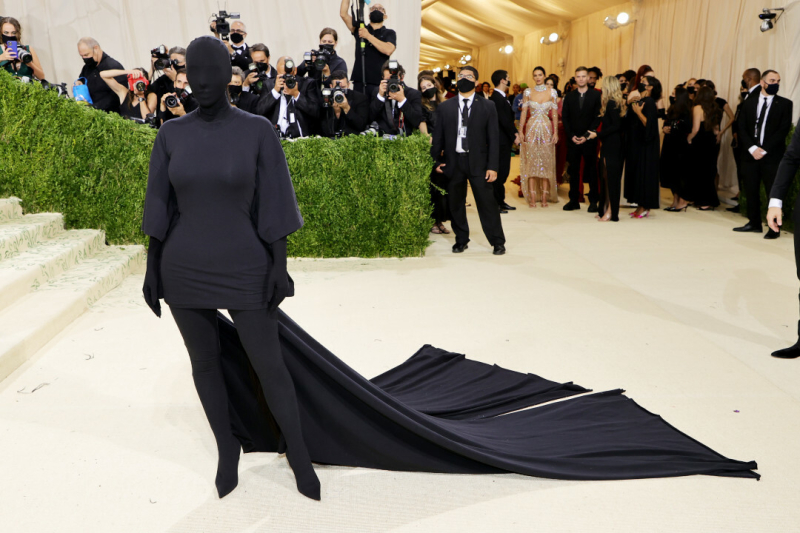 50 самых ярких нарядов в истории Met Gala: то самое «мокрое» платье Ким Кардашьян, Золушка-Зендея и Доджа Шупетт-Кэт