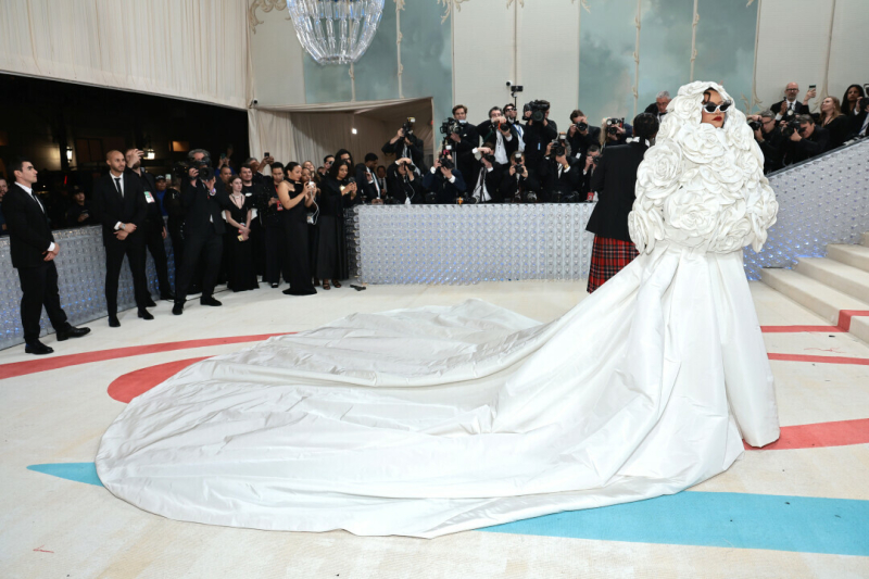 50 самых ярких нарядов в истории Met Gala: то самое «мокрое» платье Ким Кардашьян, Золушка-Зендея и Доджа Шупетт-Кэт
