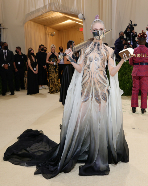 50 самых ярких нарядов в истории Met Gala: то самое «мокрое» платье Ким Кардашьян, Золушка-Зендея и Доджа Шупетт-Кэт