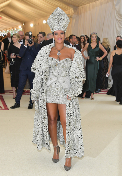 50 самых ярких нарядов в истории Met Gala: то самое «мокрое» платье Ким Кардашьян, Золушка-Зендея и Доджа Шупетт-Кэт