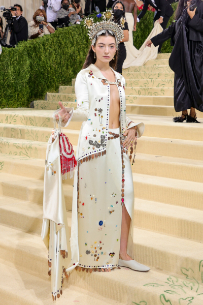 50 самых ярких нарядов в истории Met Gala: то самое «мокрое» платье Ким Кардашьян, Золушка-Зендея и Доджа Шупетт-Кэт