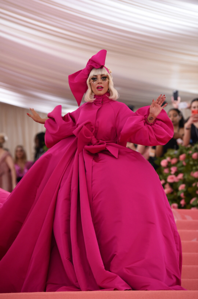 50 самых ярких нарядов в истории Met Gala: то самое «мокрое» платье Ким Кардашьян, Золушка-Зендея и Доджа Шупетт-Кэт