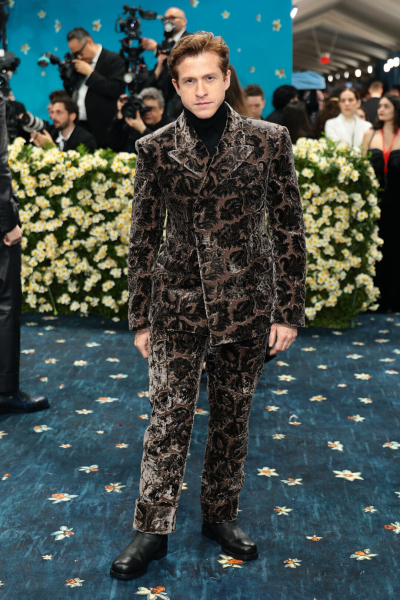 Худшие выходы Met Gala 2025: Доджа Кэт, Шакира, Лиса, Холли Берри