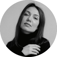 Илья Куруч, Юлия Матвиенко, Евгения Сероусова, Джессика: посмотрите на съемку селебрити в луках финалистов конкурса «Новые имена в моде» — 2025!