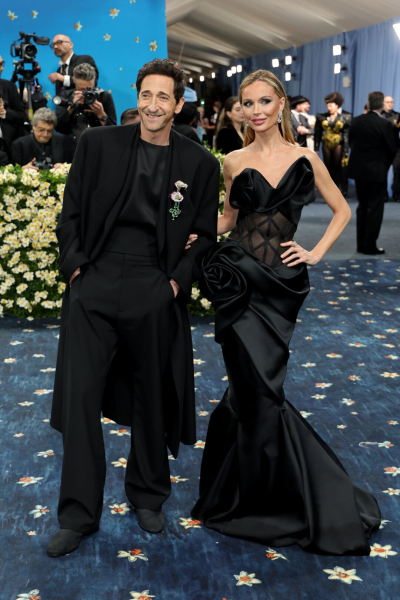 Лучшие выходы Met Gala 2025: Мадонна, Деми Мур, Рианна, Лана Дель Рей, Николь Кидман