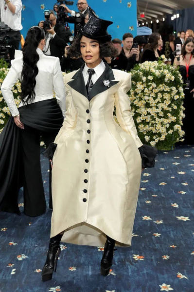 Лучшие выходы Met Gala 2025: Мадонна, Деми Мур, Рианна, Лана Дель Рей, Николь Кидман