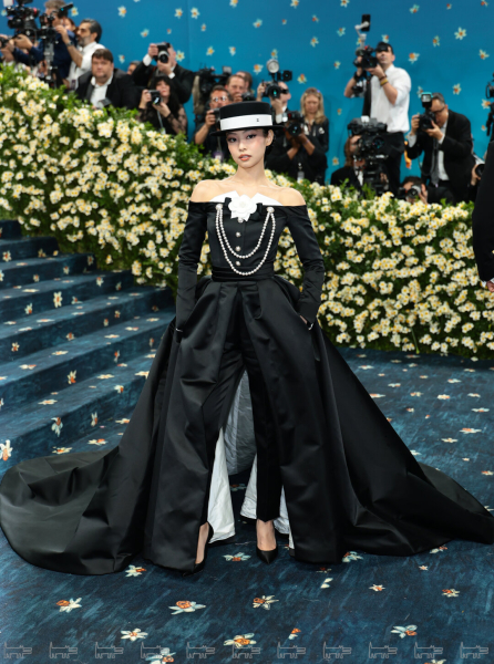 Лучшие выходы Met Gala 2025: Мадонна, Деми Мур, Рианна, Лана Дель Рей, Николь Кидман