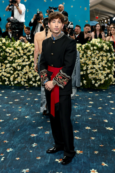 Лучшие выходы Met Gala 2025: Мадонна, Деми Мур, Рианна, Лана Дель Рей, Николь Кидман