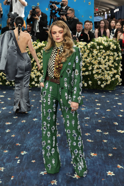 Лучшие выходы Met Gala 2025: Мадонна, Деми Мур, Рианна, Лана Дель Рей, Николь Кидман